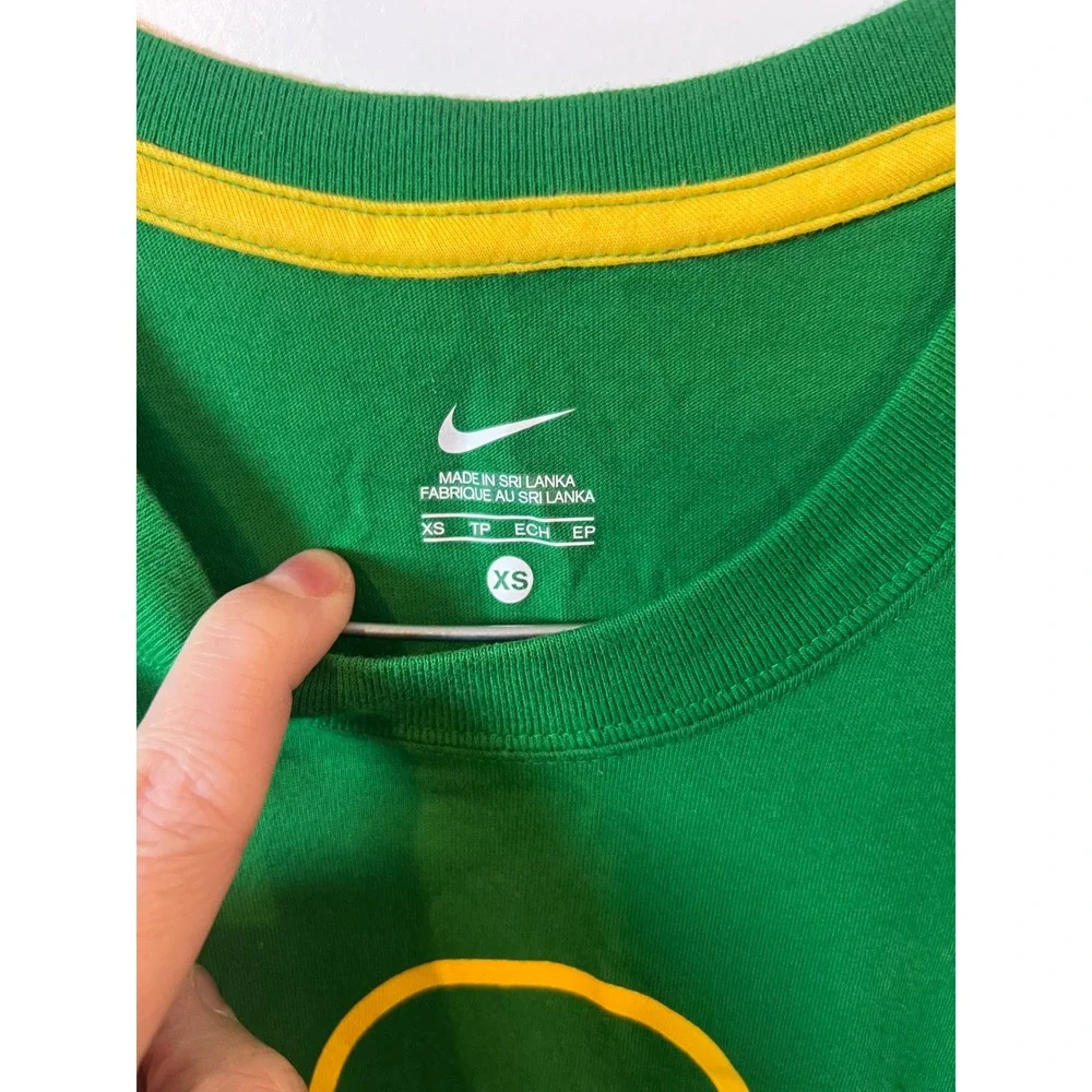 Nike Womens T-Shirt Livestrong Graphic Green XS